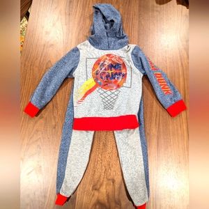 25% discount bundle 3 or more! 4T Space Jam Hoodie and Sweatpants Outfit